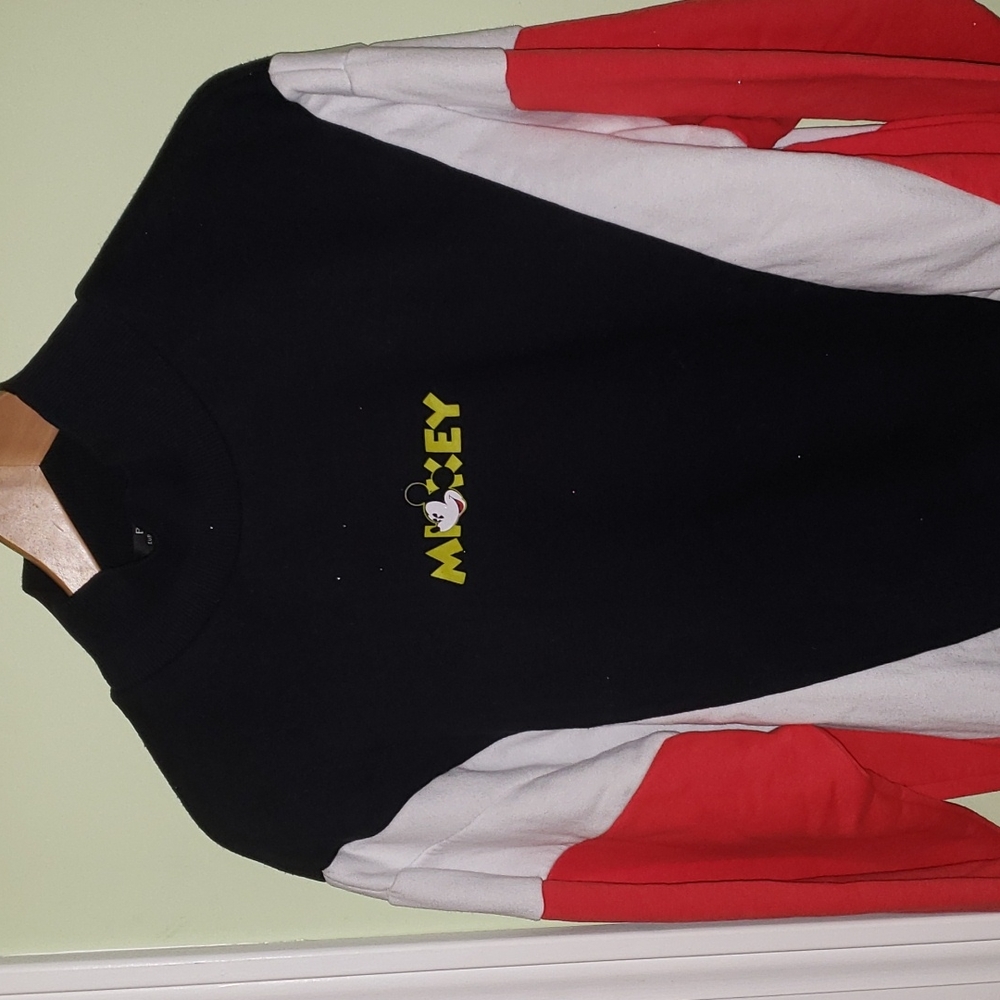 Bershka Mickey Mouse small pull over black an red